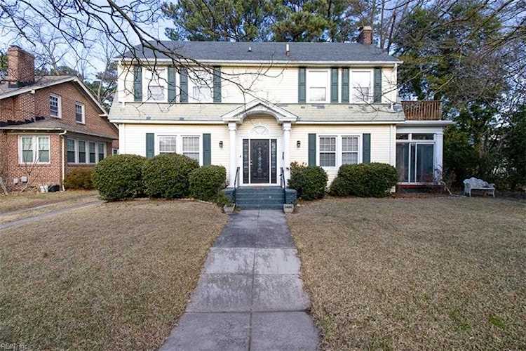 1210 Magnolia Ave Norfolk, VA 23508 home for sale, MLS#10468357 - Crescas Real Estate Photo 1