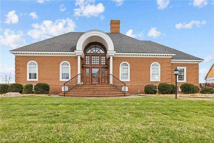 107 Riverside Dr Suffolk, VA 23435