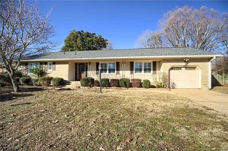 7365 Forest Dr Gloucester Point, VA 23062