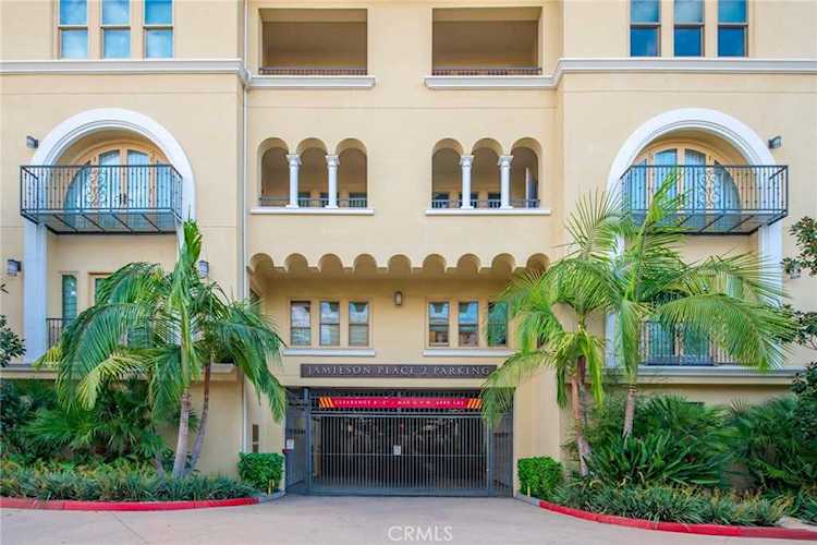 102 S Orange Grove Blvd #109 Pasadena, CA 91105