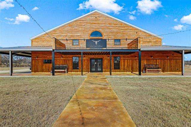 2907 Caraway Street Granbury, TX 76048