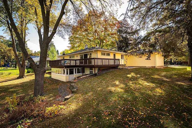 1963 Rishworth Lane White Bear Lake, MN 55110