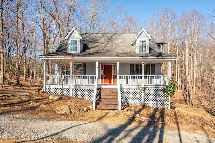 127 SE White Oak Floyd, VA 24091