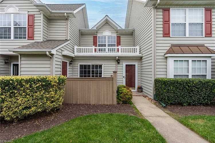 505 Lakeside Dr Suffolk, VA 23435