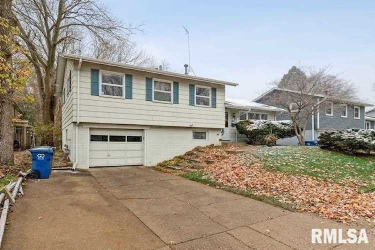 1807 Sutton Place Bettendorf, IA 52722 | MLS QC4238852 Photo 1