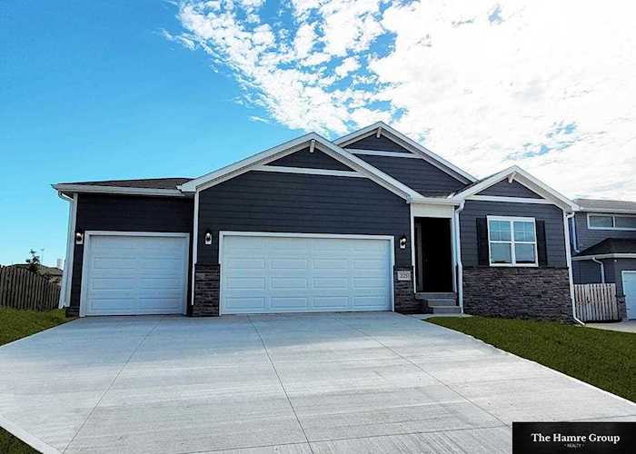 225 N 10th Ave Springfield, NE 68059