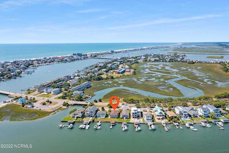 Real Estate & property in Wrightsville Beach NC at 6 Pelican Dr the latest price of $3,990,000 in Zipcode 28480 Photo 1