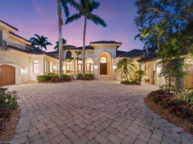 26079 Fawnwood Ct Bonita Springs, FL 34134