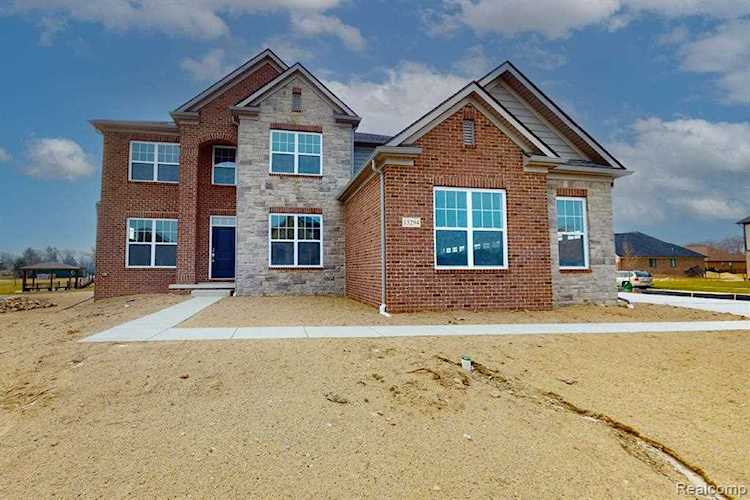 13294 Valencia Utica, MI 48315