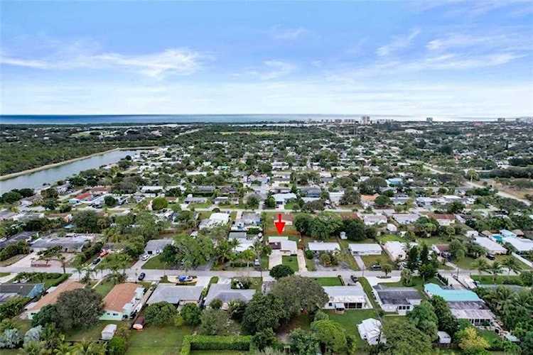 19067 SE Hillcrest Dr Jupiter, FL 33469