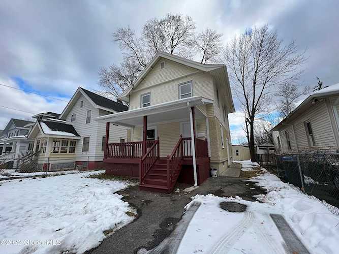 14 Sard Rd Albany, NY 12209