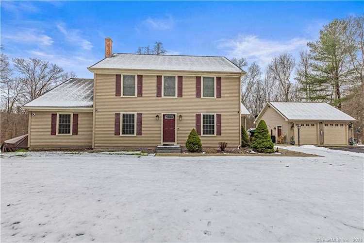 27 Red Oak Drive Killingly, CT 06239