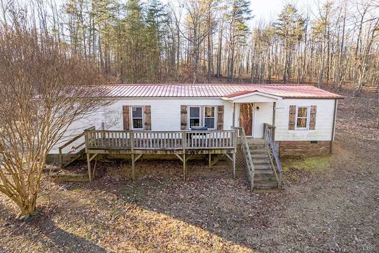 408 Jacobs Road Hurt, VA 24563