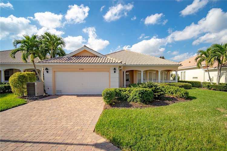 5765 Valente PLACE Sarasota, FL 34238
