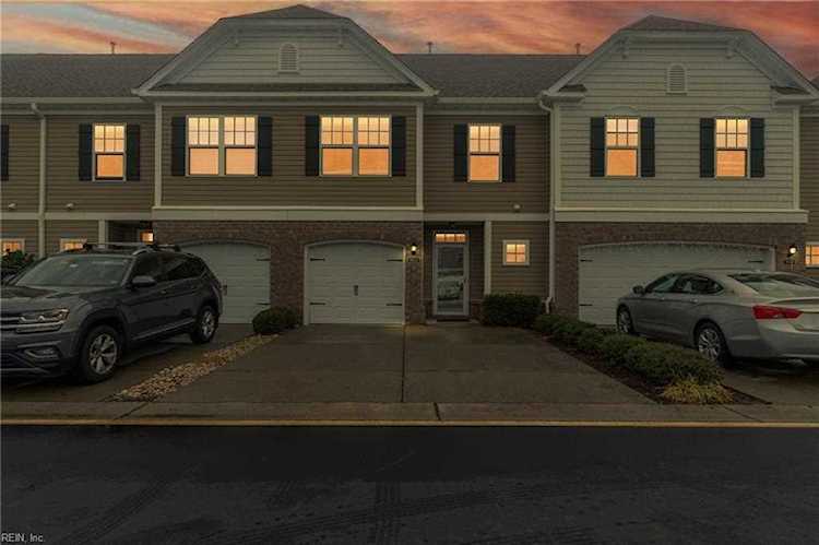 502 Abelia Way Chesapeake, VA 23322