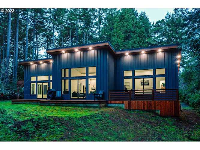 59492 Seven Devils RD Bandon, OR 97411