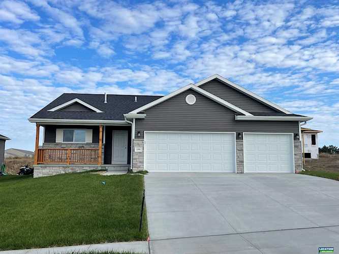 190 Woodland Blvd Hickman, NE 68372