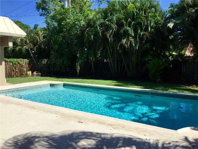 1070 SW 18th St Boca Raton, FL 33486