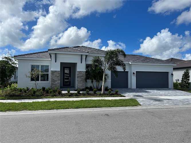 4605 Antrim Dr Sarasota, FL 34240