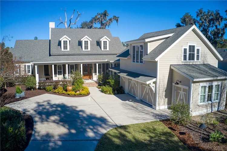 96 Farnsleigh Ave Bluffton, SC 29910