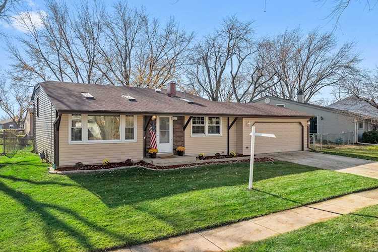 1101 Beechwood Rd Buffalo Grove, IL 60089