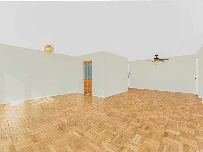 4525 Henry Hudson Parkway #1001 Bronx, NY 10471 - $402,500 Photo 1
