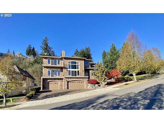 785 NW Valley ST Camas, WA 98607