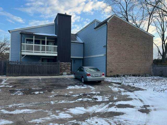 1535 S County Farm Rd #1-2D Wheaton, IL 60189