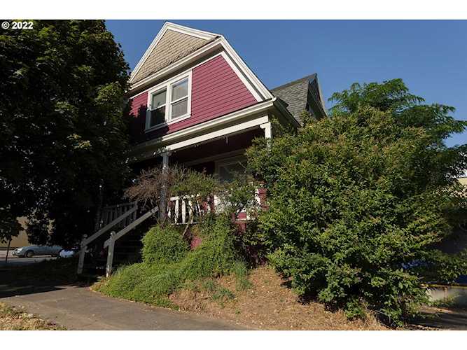 202 SE 8th AVE Portland, OR 97214