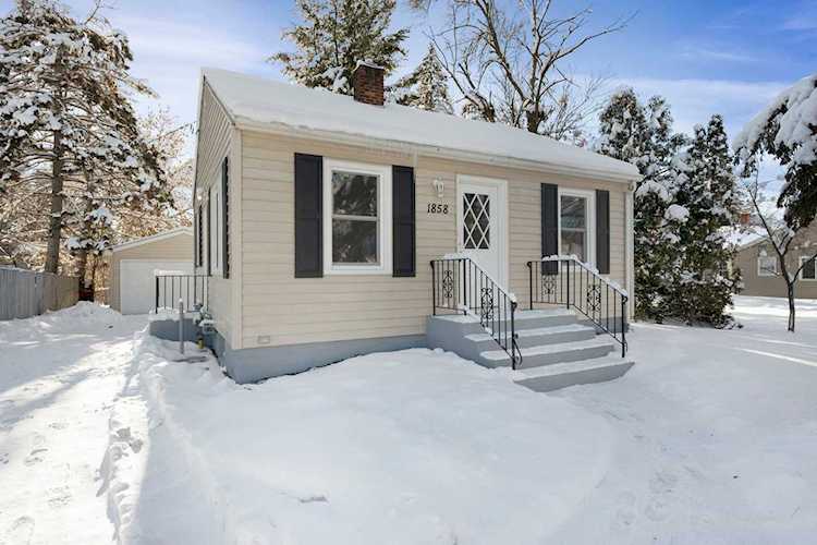 1858 Highway 96 E White Bear Lake, MN 55110
