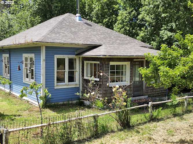 88384 Pederson DR Bandon, OR 97411