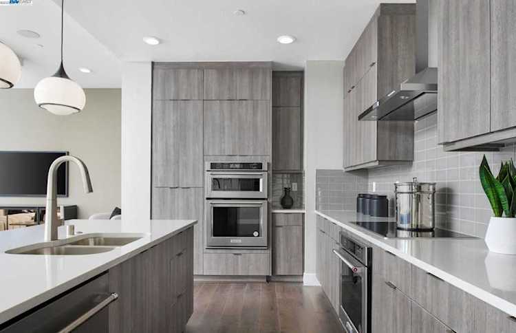 210 Waters Park Circle #204 San Mateo, CA 94403