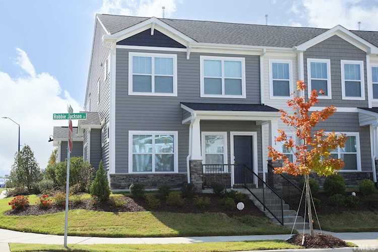 968 Robbie Jackson Lane Fuquay Varina, NC 27526