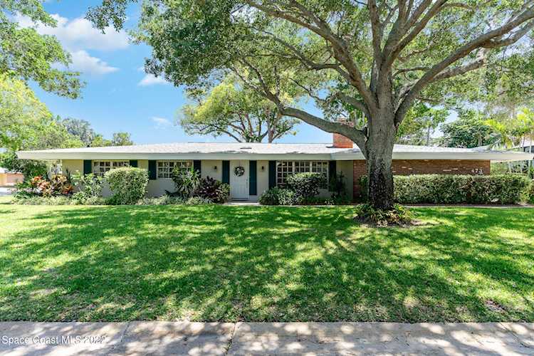 473 Oak Ridge Drive Indialantic, FL 32903
