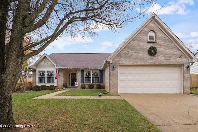 9205 Newbury Ct Prospect, KY 40059