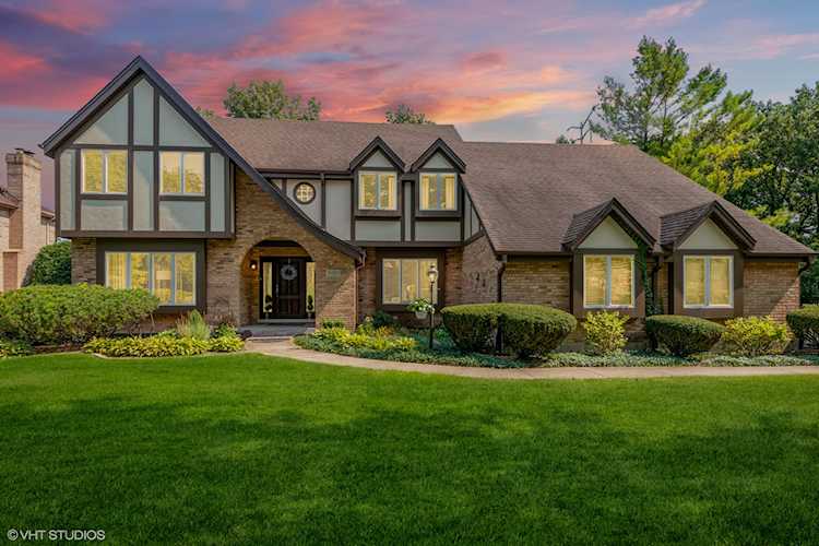 8181 Ridgepointe Dr Burr Ridge, IL 60527 | MLS 11613515 Photo 1