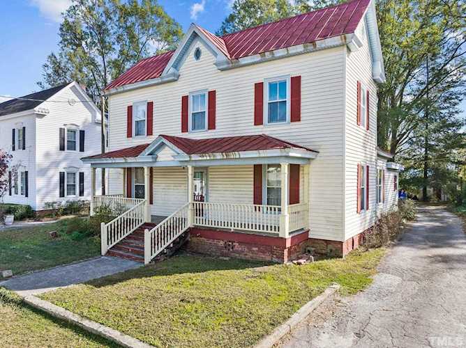 108 E Sycamore Street Zebulon, NC 27597