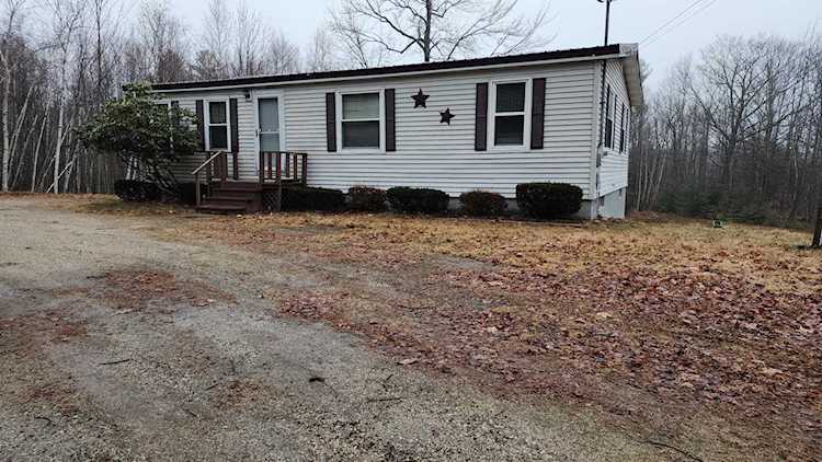 140 Deerwander Rd Hollis, ME 04042