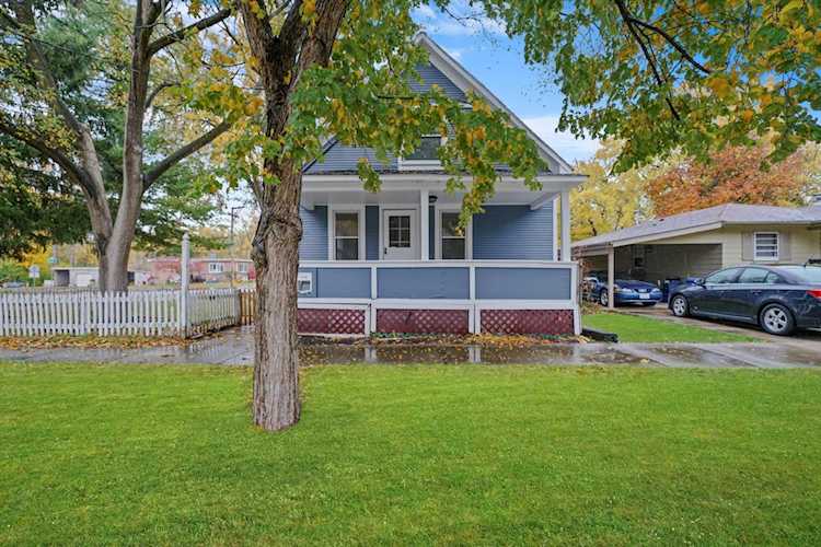 56 N 12th St St. Charles, IL 60174