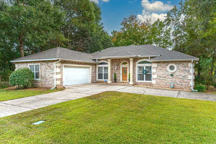 4571 Pfitzer Circle Crestview, FL 32536