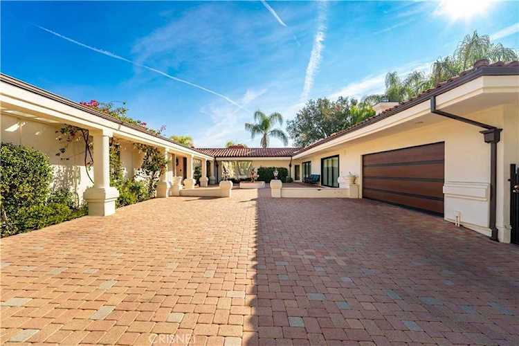 16001 Skytop Rd Encino, CA 91436