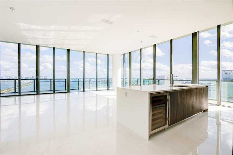 480 NE 31st St #PH5401 Miami, FL 33137