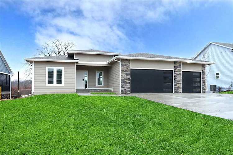 950 Pelican Dr Polk City, IA 50226