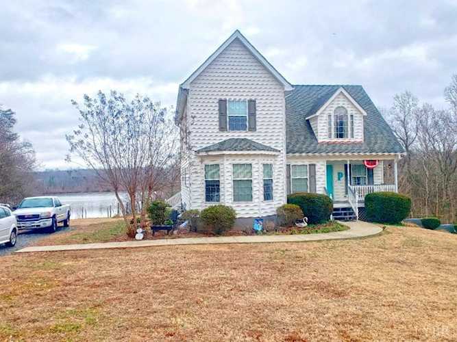 1056 Gates Bass Rd Rice, VA 23966
