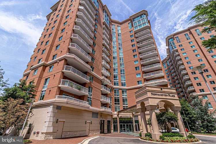 3101 Hampton Dr N #1403 For Sale in Alexandria Photo 1