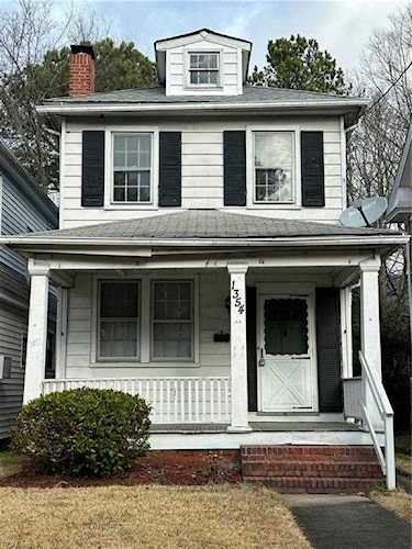 1354 Monterey Ave Norfolk, VA 23508 home for sale, MLS#10469125 - Crescas Real Estate Photo 1