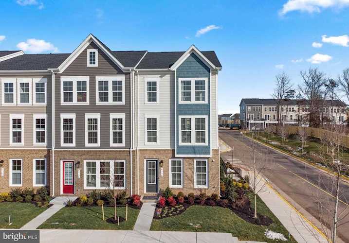 6754 Sirah Ln Gainesville, VA 20155