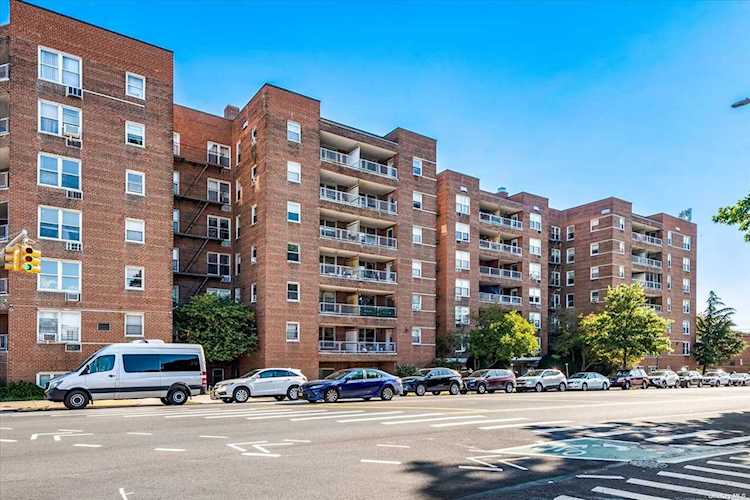 60-11 Broadway #5M Woodside, NY 11377