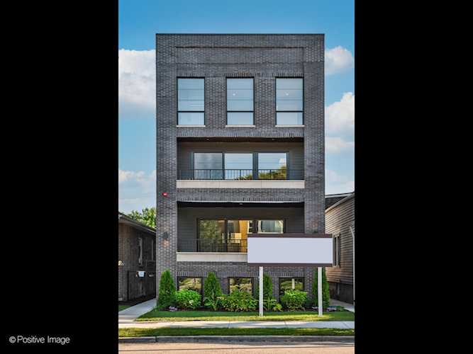 2239 W Foster Ave #1 Chicago, IL 60625 | MLS 11696641 Photo 1