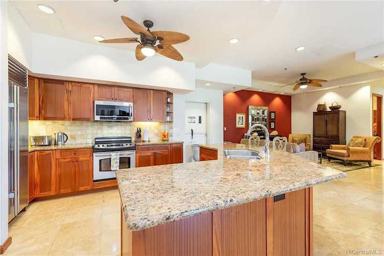 2045 Kalakaua Avenue #M400 Honolulu, HI 96815